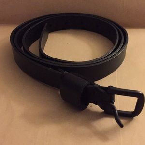 Thin leather belt.